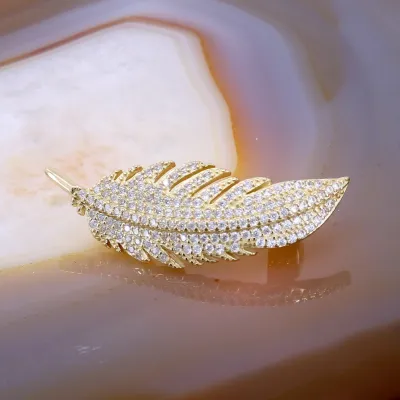 Luxury Elegant White Crystal Feather Design Brooch/Pin 